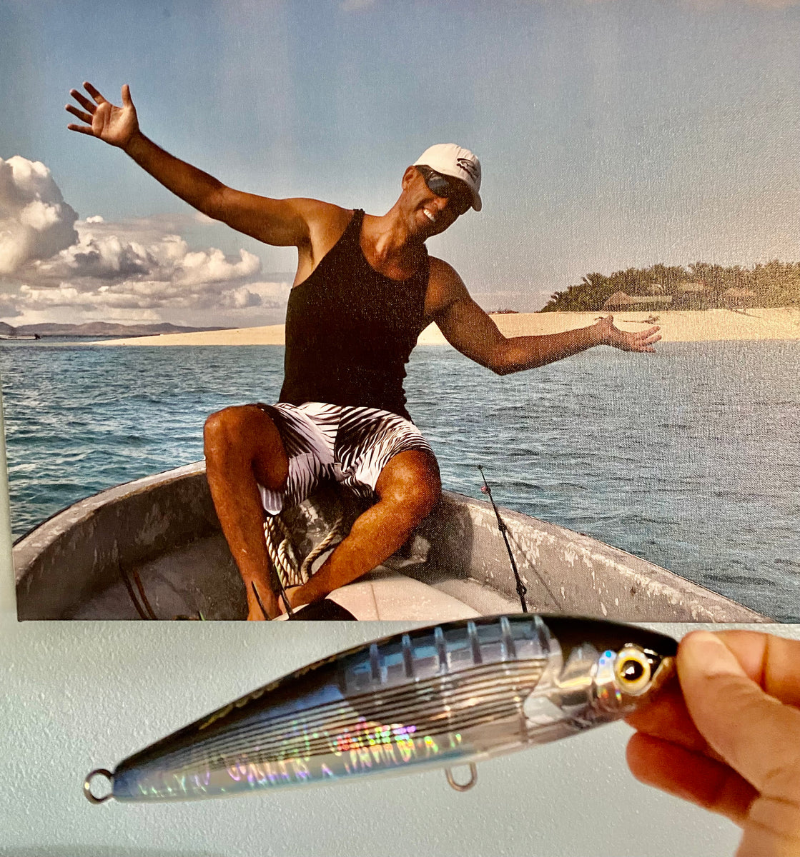 7' Flying Fish Floating-Stick-bait ,Clear Reflective/ Holographic Flas ...